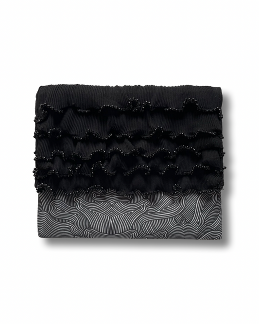 Suppression Black Pearls Pouch